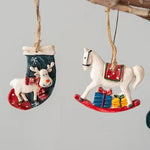 Klassische Weihnachtsdekoration – Hängende Weihnachtsstrümpfe mit Elchmotiv