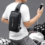 Stylische Umhängetasche mit USB-Ladeanschluss und Sicherheitsschloss