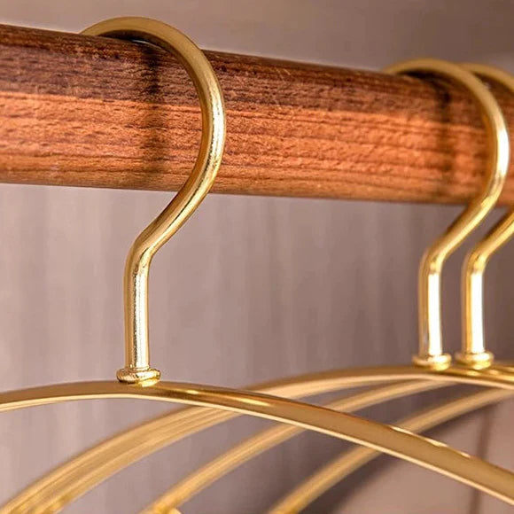 Stylish Organization – Aluminum Hangers in a Set of 5
