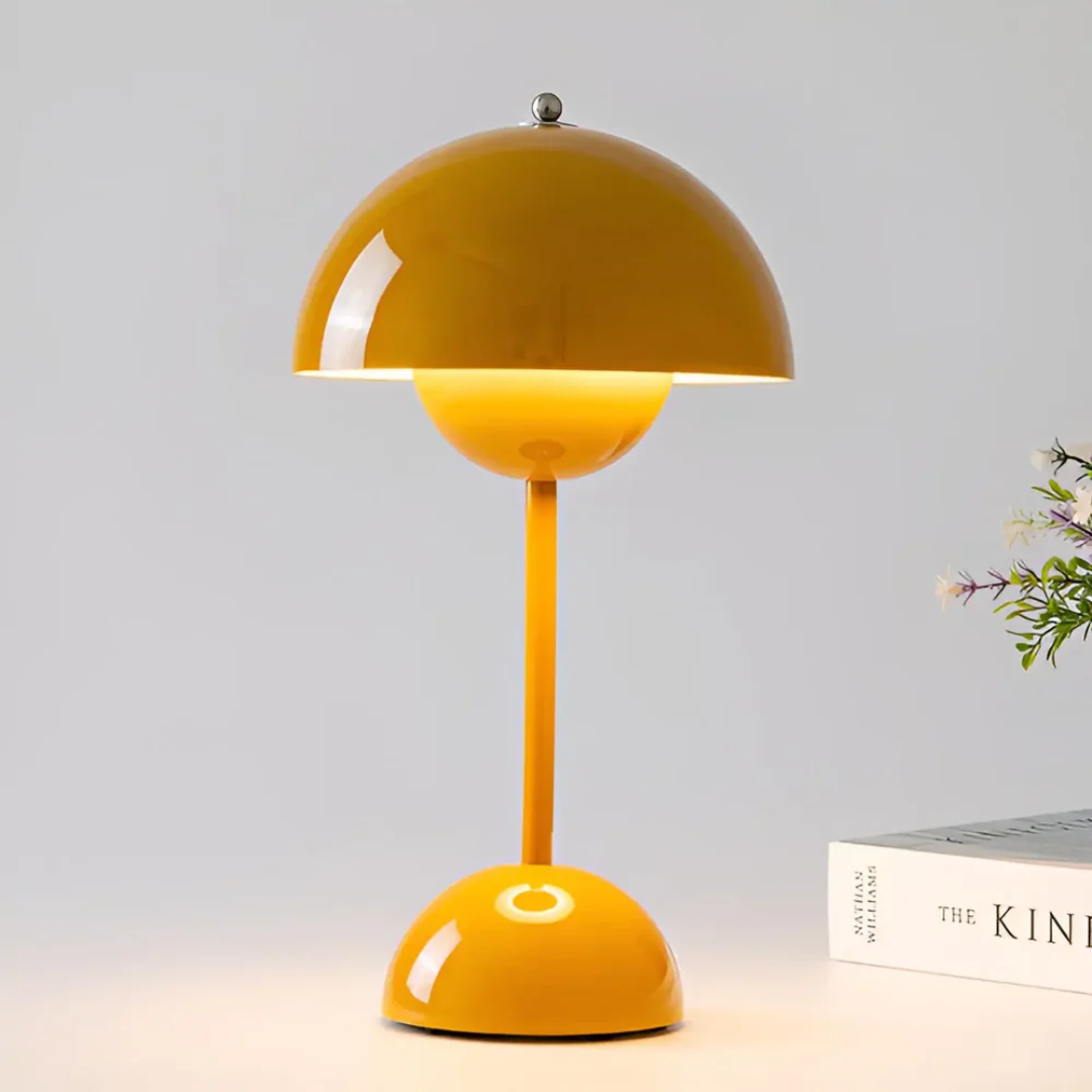 Elegant Scandinavian Style Table Lamp - NordicBeam