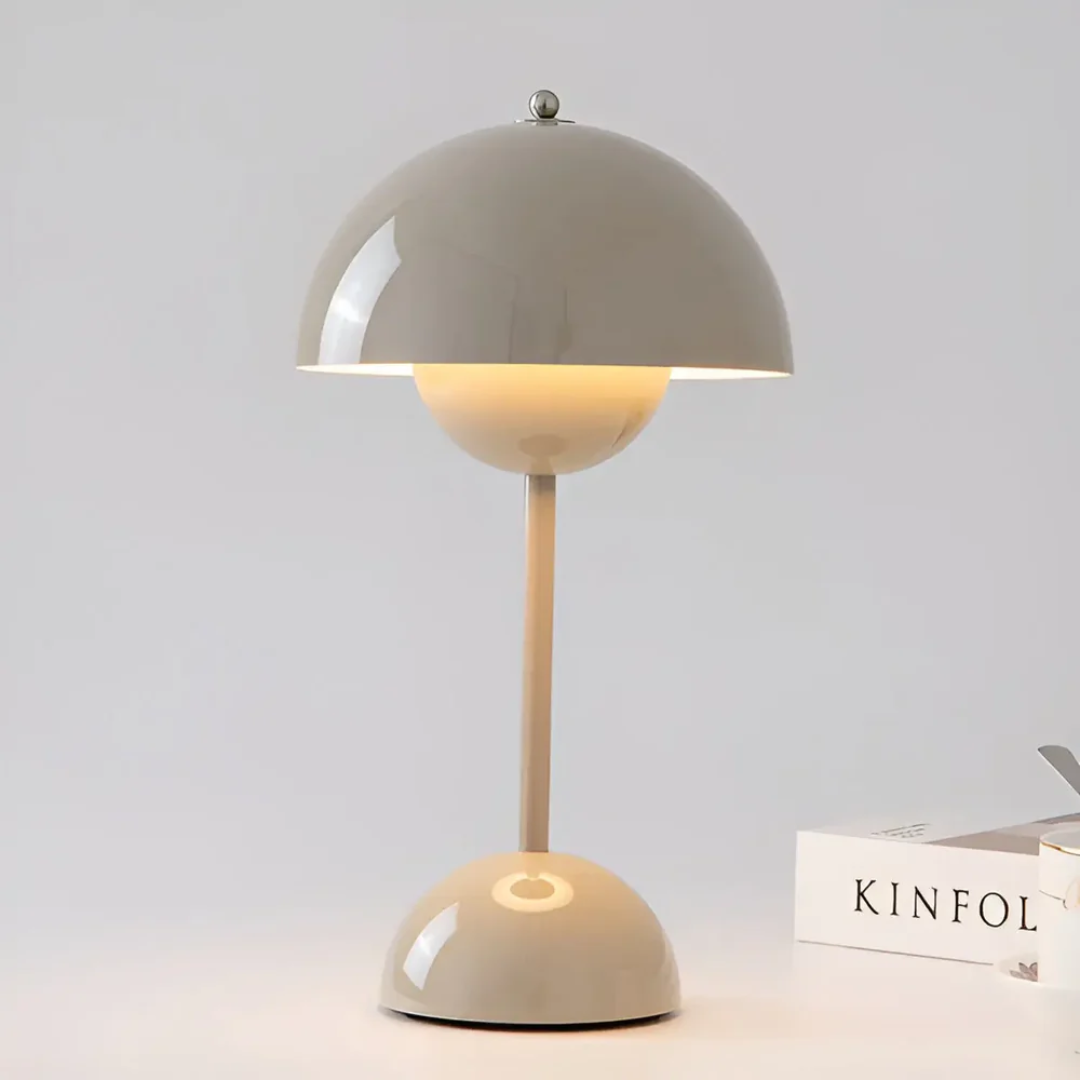 Elegant Scandinavian Style Table Lamp - NordicBeam