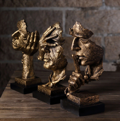 Abstrakte goldene Skulptur – Moderne skandinavische Dekoration