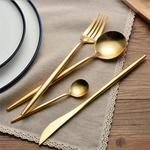 Elegantes Besteckset in Gold – Schlichte Eleganz