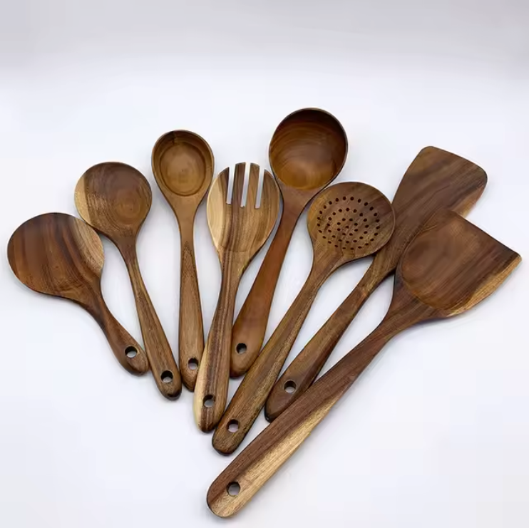 Luxuriöses Kochgeschirr-Set aus Holz mit Aufbewahrungseimer