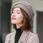 Elegant Women's Beanie Hat for Timeless Comfort