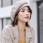 Elegant Women's Beanie Hat for Timeless Comfort