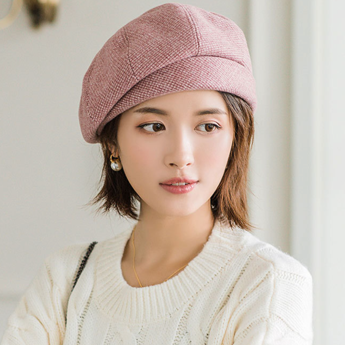Elegant Women's Beanie Hat for Timeless Comfort