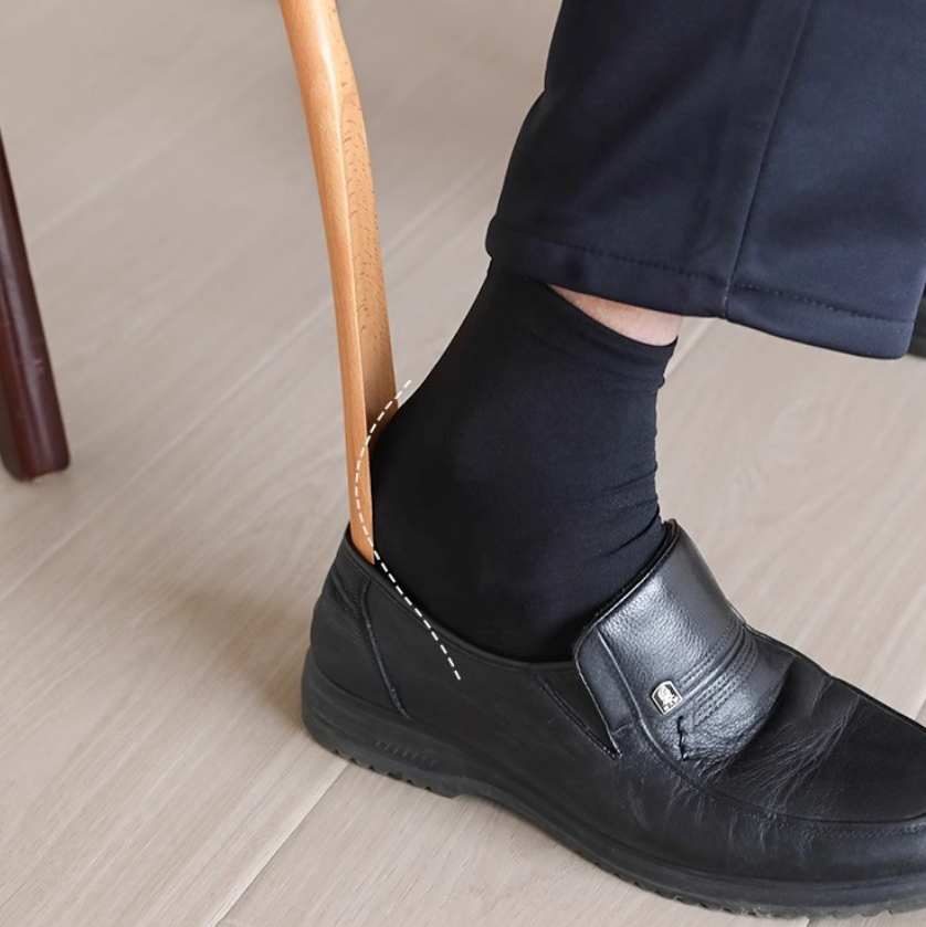 Stylish Shoehorn Made of Beechwood – Simple and Elegant