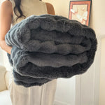 Warming Deluxe Blanket – Extra Thick and Soft for Every Occasion
