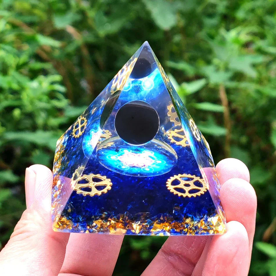 Orgonit-Pyramide mit Amethystpendel – Energie, Schutz und Dekoration