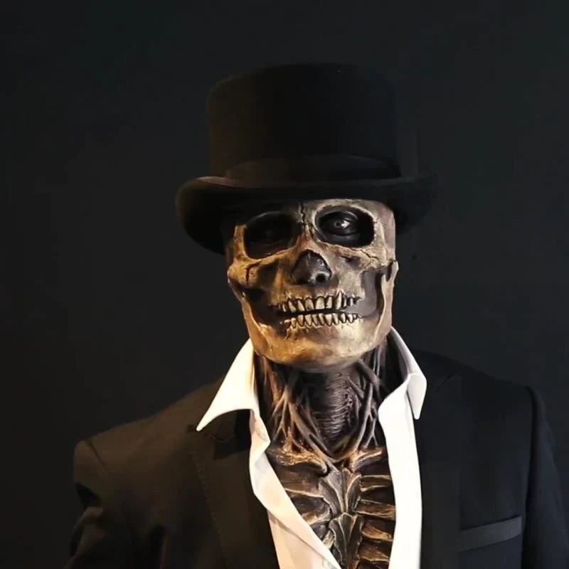 Furcht einflößende Halloween-Maske für unvergessliche Auftritte