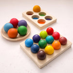 Sortierspiel mit Farbenkugeln – Lernspiel für Kinder