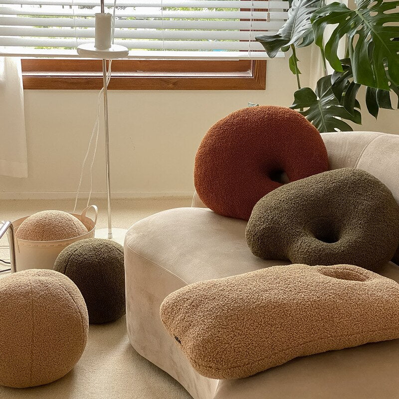 Fluffige Kissen in Kieselstein-Optik
