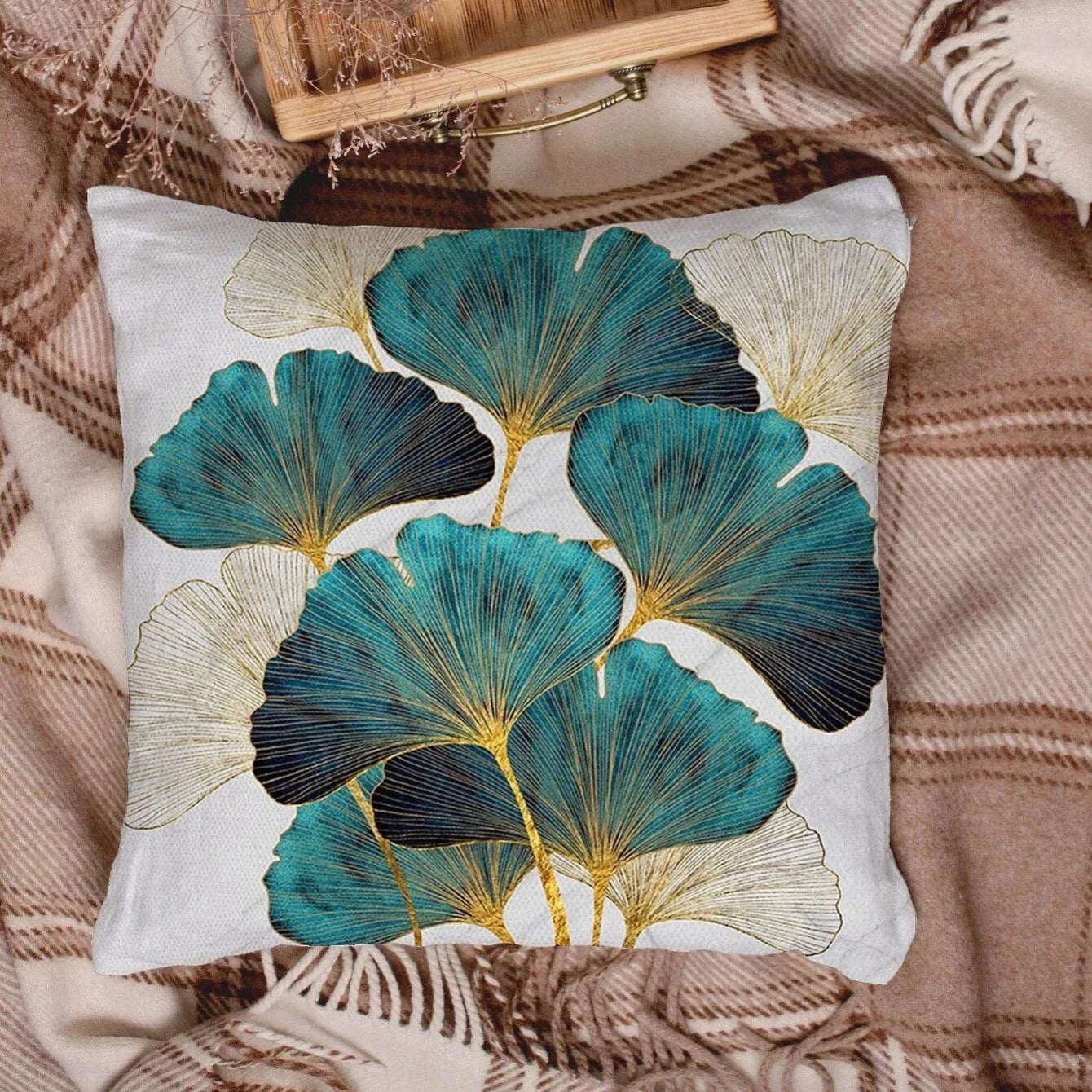 Natural Charm | Cuddly Cushion Cover with Plant Motif | 45×45 cm