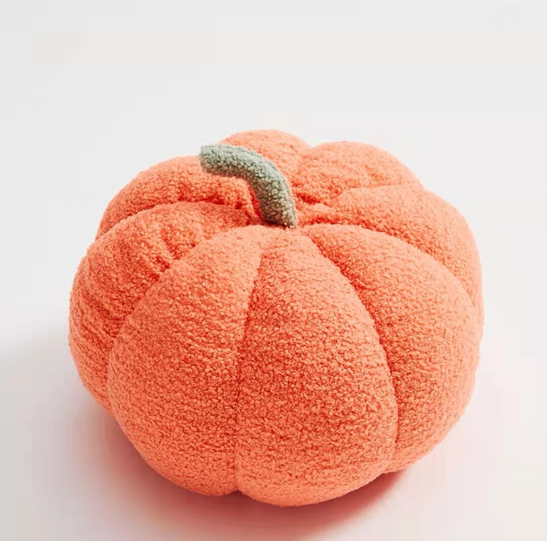 Kuschelkissen in Kürbisform