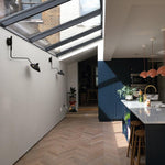 Elegante Wandlampe mit flexibler Ausrichtung