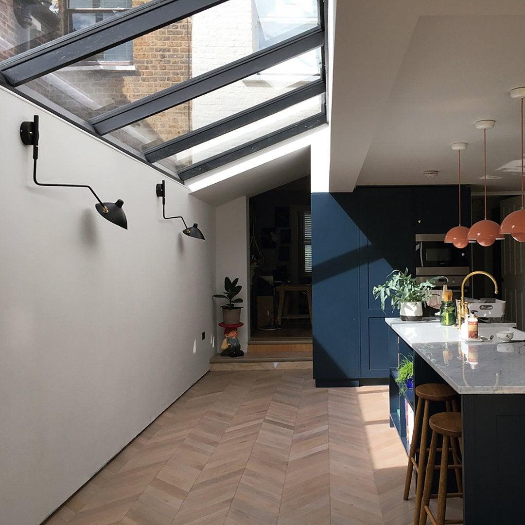 Elegante Wandlampe mit flexibler Ausrichtung