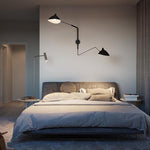 Elegante Wandlampe mit flexibler Ausrichtung