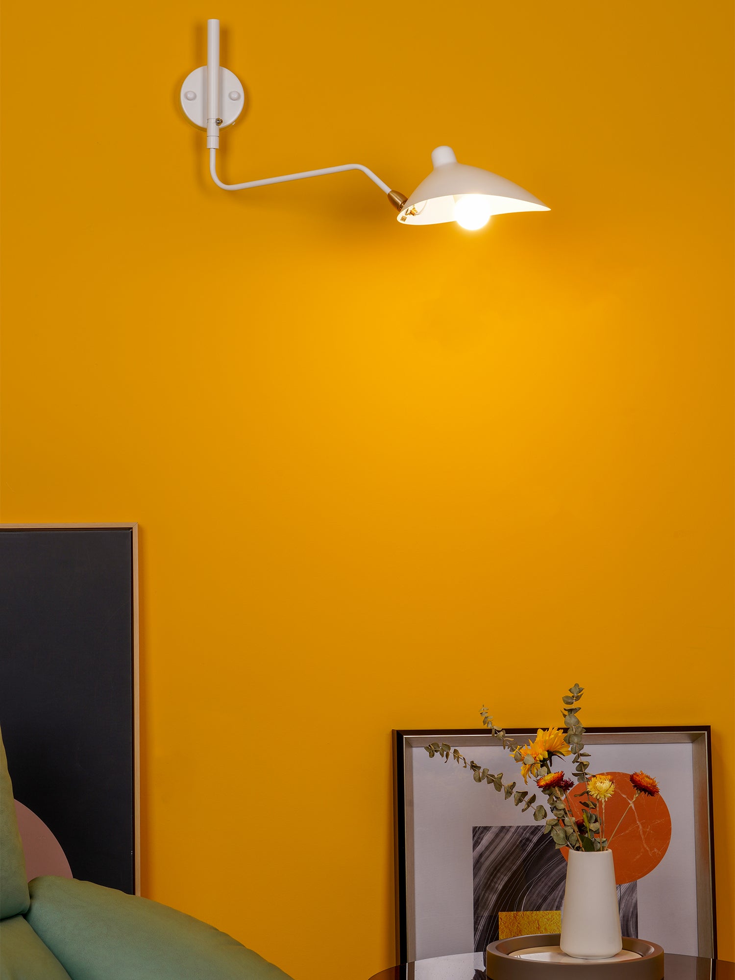 Elegante Wandlampe mit flexibler Ausrichtung