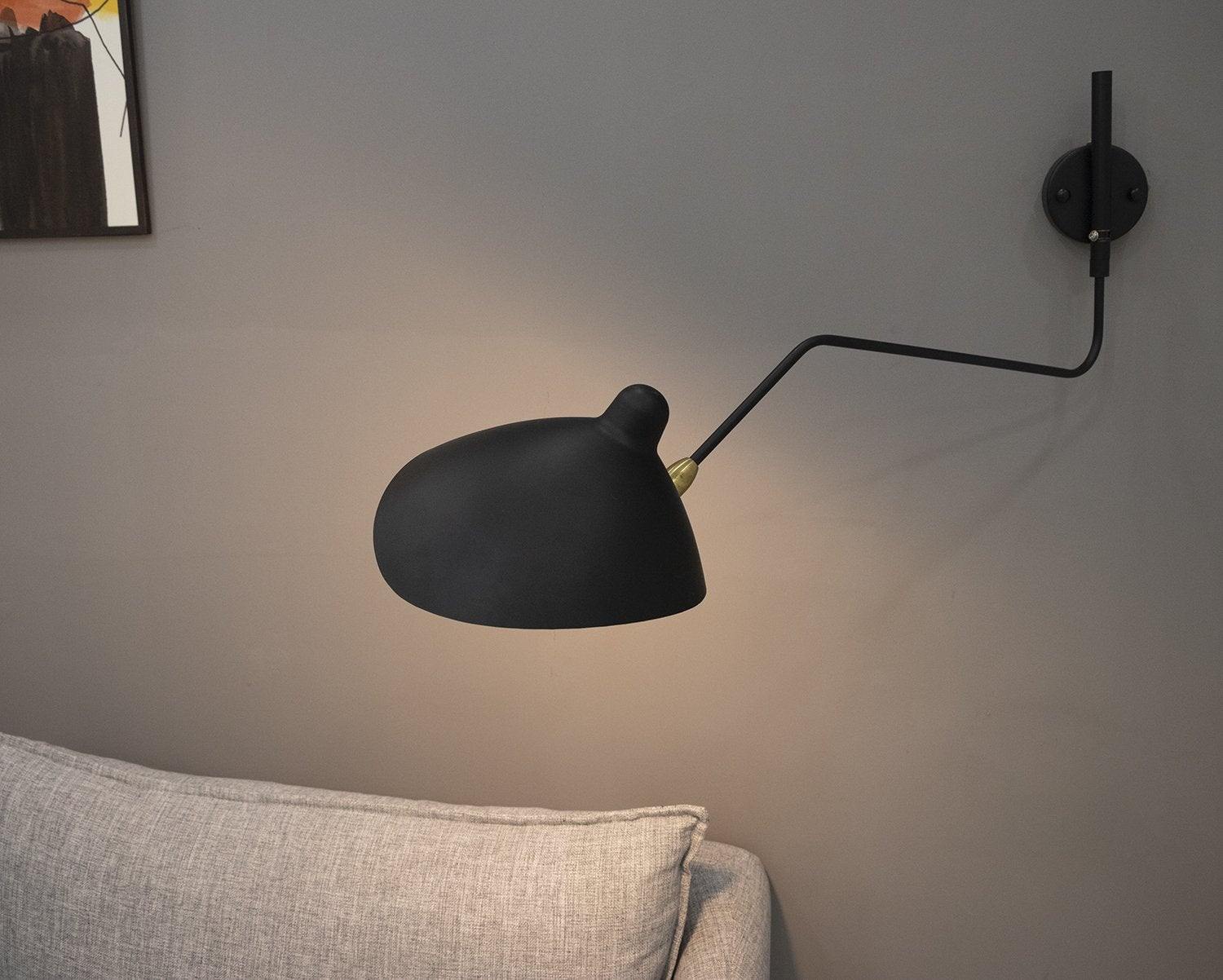 Elegante Wandlampe mit flexibler Ausrichtung