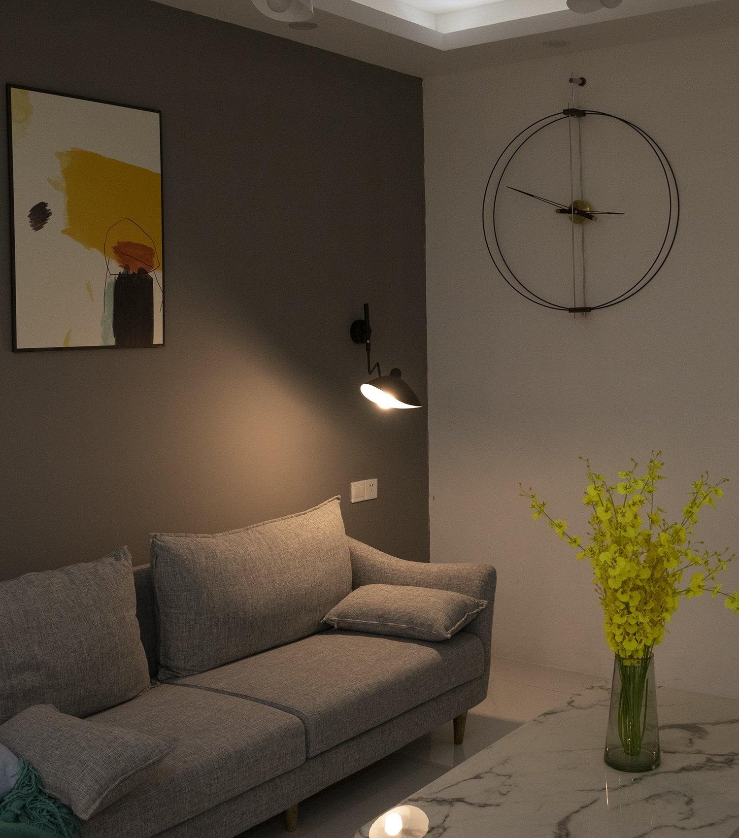 Elegante Wandlampe mit flexibler Ausrichtung