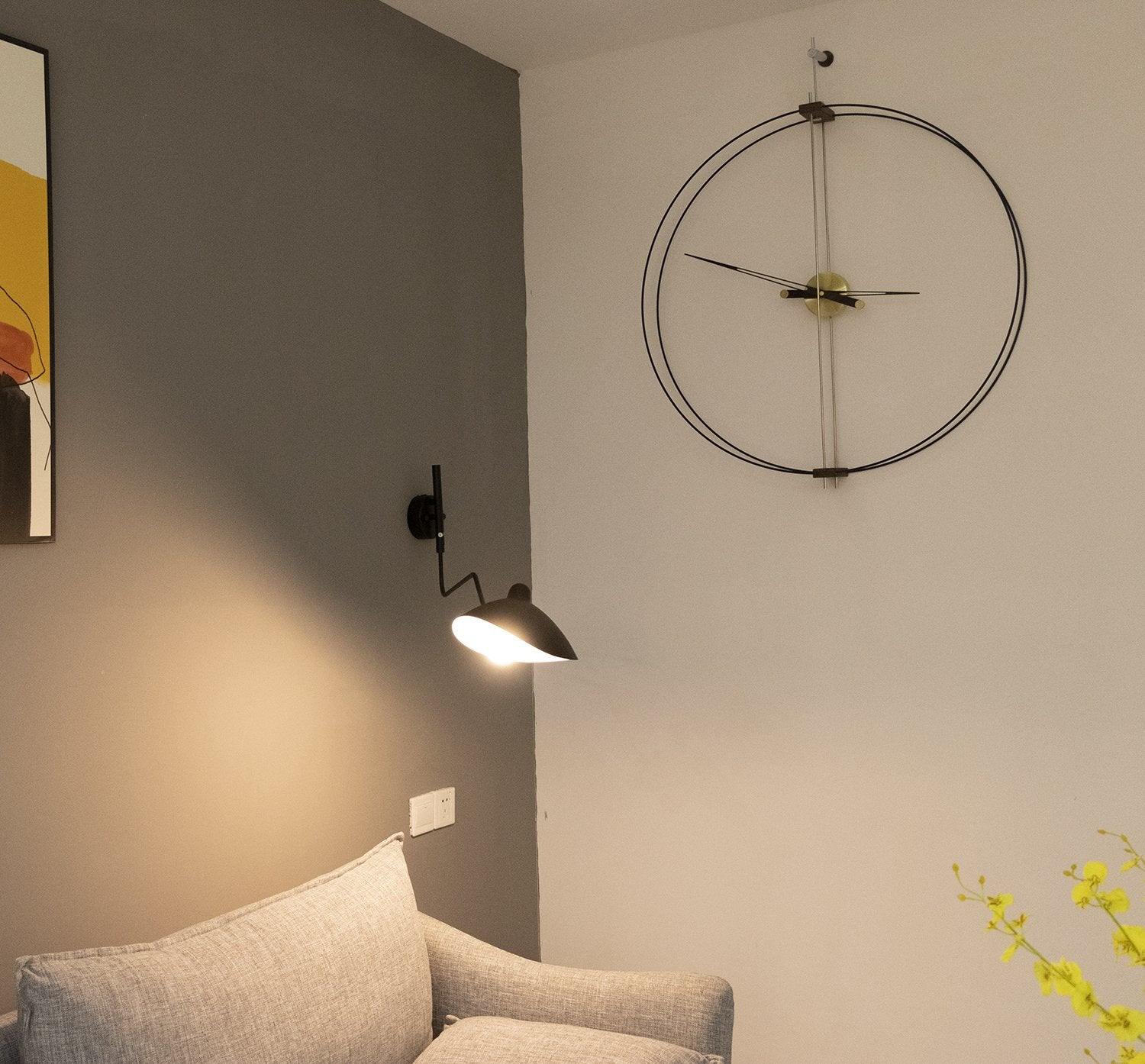 Elegante Wandlampe mit flexibler Ausrichtung