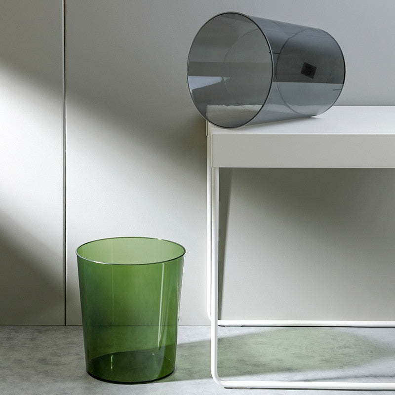 Klarer Eleganz: Moderner Abfalleimer