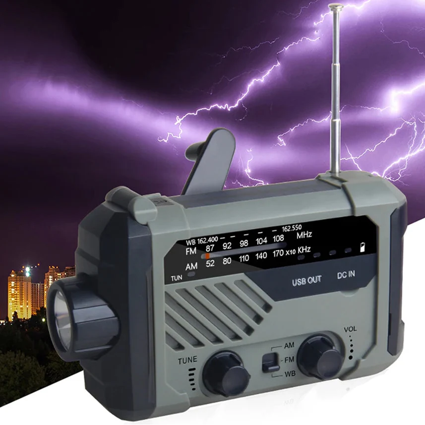 Survivor – Multifunctional Emergency Radio with Solar Power and Hand Crank