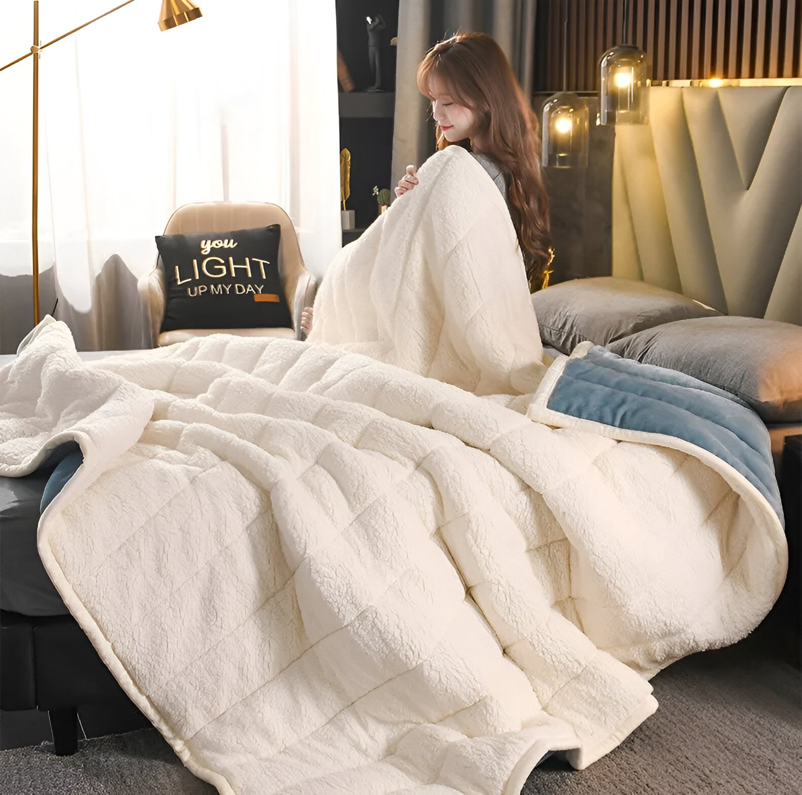 Luxurious Cuddle Blanket – Soft, Warm, and Versatile