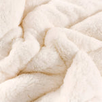 Luxurious Cuddle Blanket – Soft, Warm, and Versatile