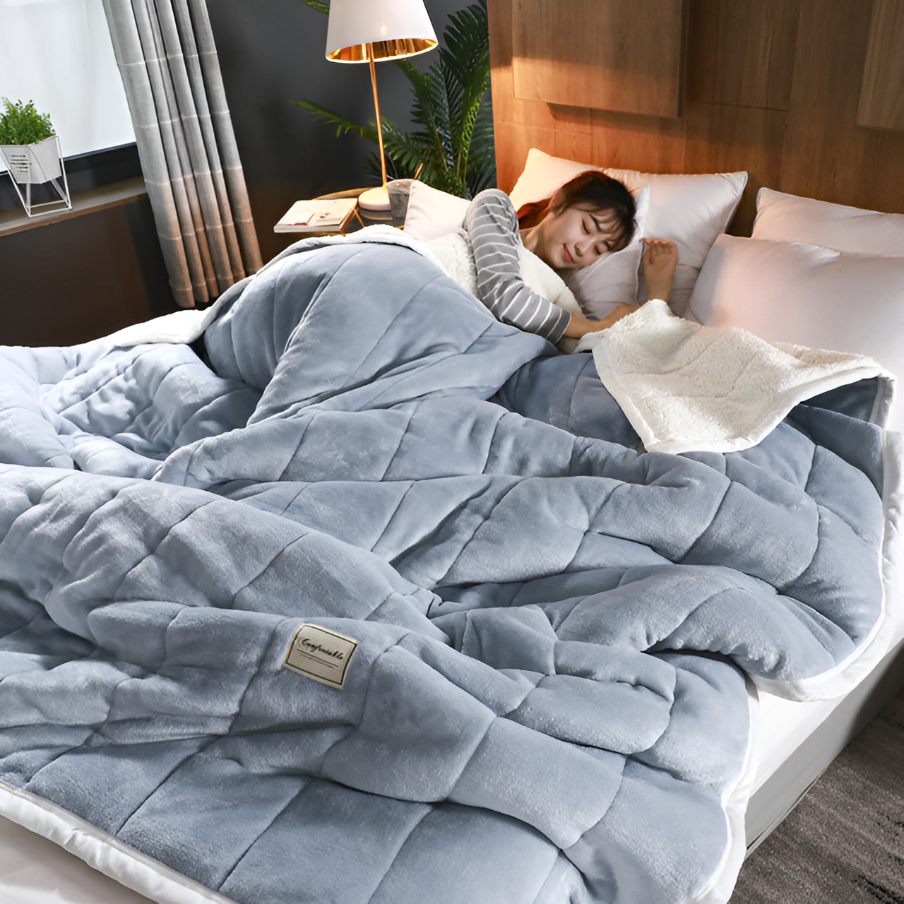 Luxurious Cuddle Blanket – Soft, Warm, and Versatile