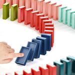 Domino-Zug für kreative Köpfe