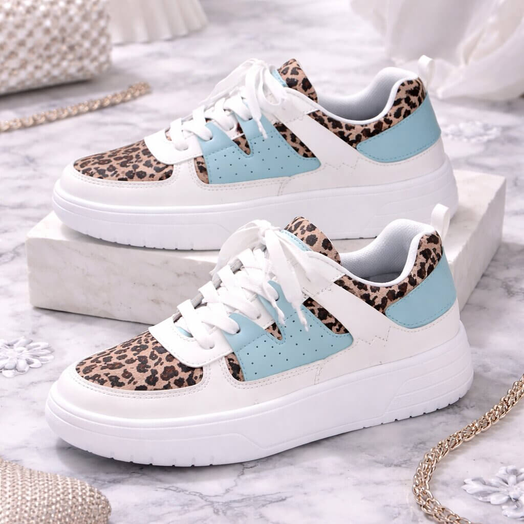 Leichte Sneakers mit atmungsaktivem Obermaterial und Komfortsohle