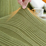 Eleganter Sofabezug aus Jacquardstoff für Tierliebhaber