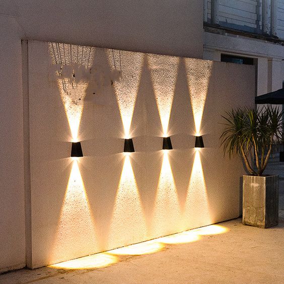 Solarbetriebene Wandlampe | Automatisch & Kabellos | Wetterfest