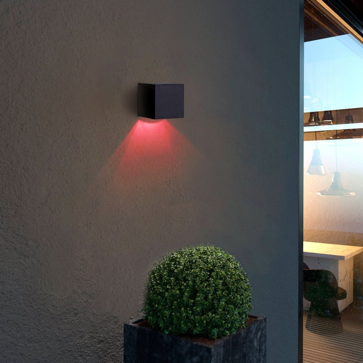 Solarbetriebene LED-Wandleuchte für den Außenbereich – Wetterfeste Gartenbeleuchtung mit modernem Flair