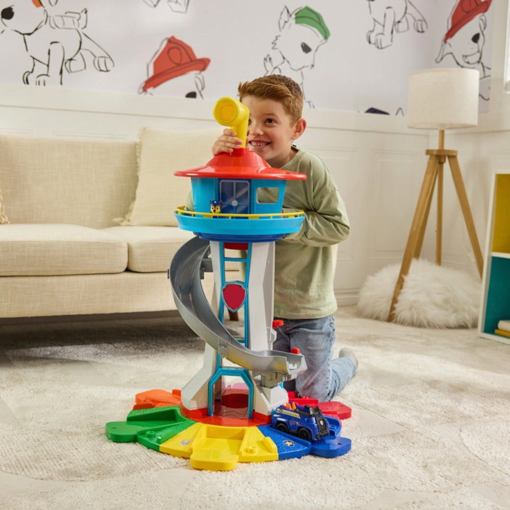 Abenteuerliches Spielzeugauto-Set mit Rutschen und Aussichtsturm