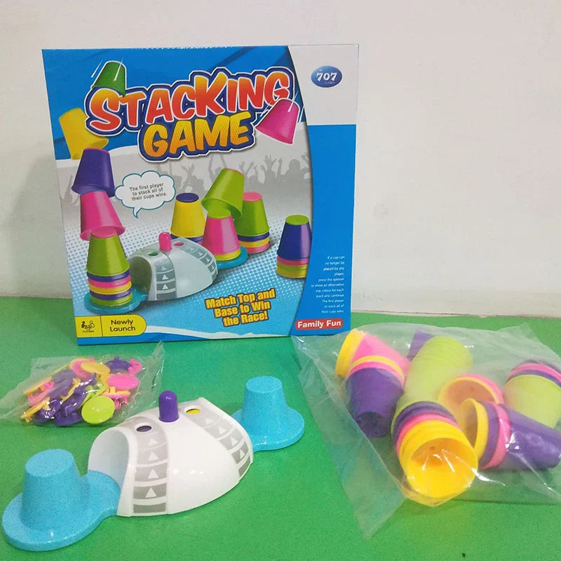 Buntes Becher-Stapelspiel für Kinder – Rennen um die Spitze