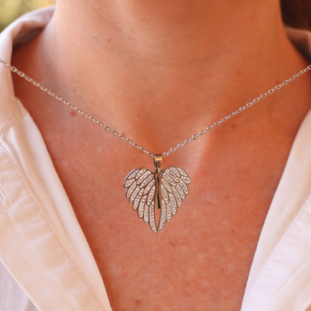 Herzschmuck | Engelsherz Halskette – Elegante Gravur in Gold oder Silber