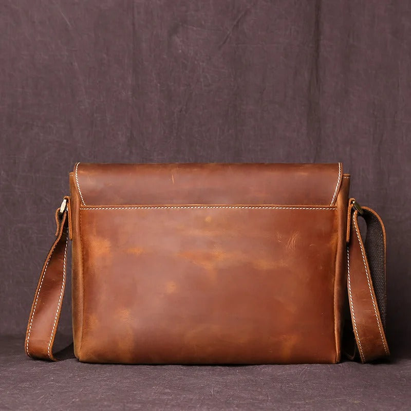 Elegant Men's Leather Messenger Bag