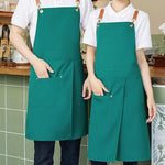 Elegant skirt apron with practical pockets and adjustable straps