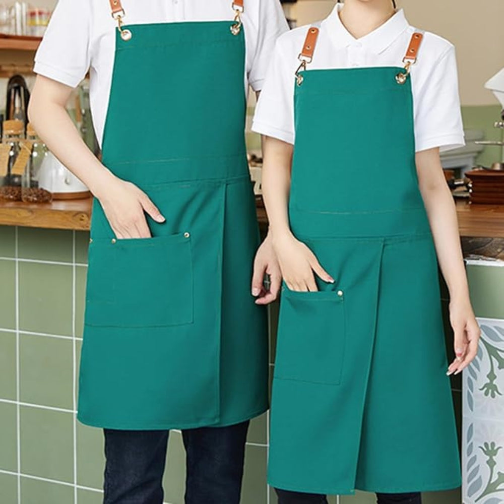 Elegant skirt apron with practical pockets and adjustable straps