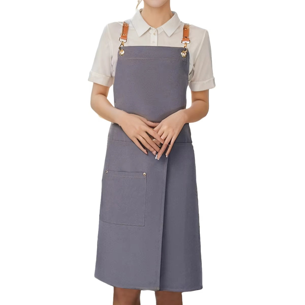 Elegant skirt apron with practical pockets and adjustable straps