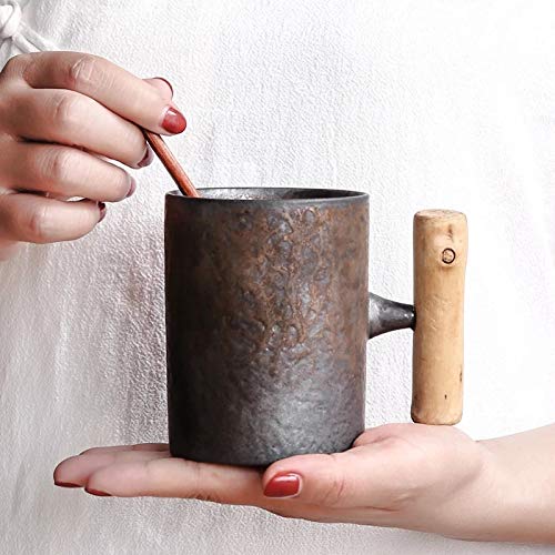Eleganter Japanischer Retro-Becher mit Holzgriff