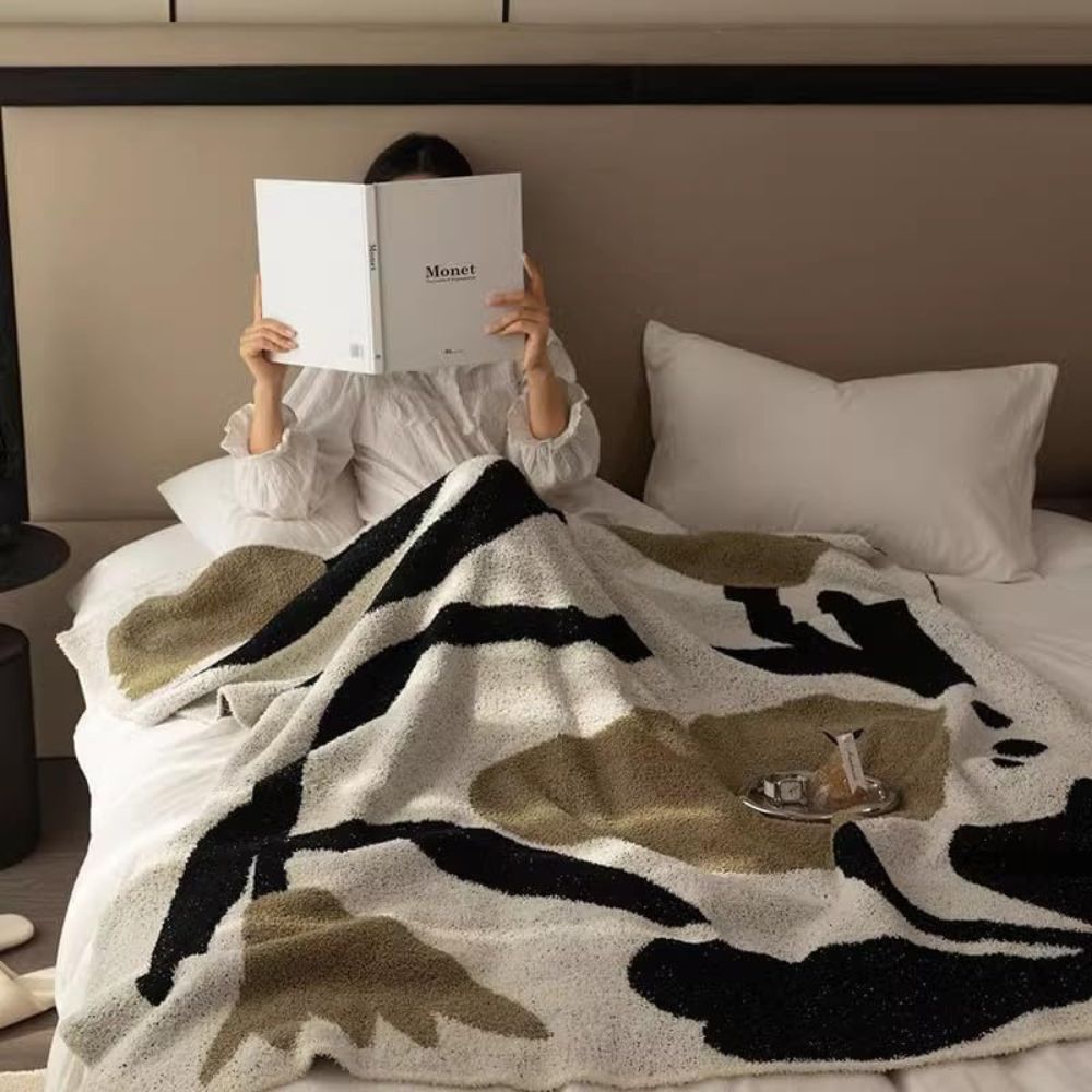 Cozy Throw Blanket for All Seasons with a Soft Texture