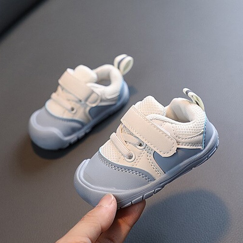 Schuhe für Babys im Barfuß-Stil