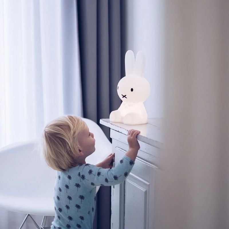 Schlichte Tischlampe | Stilvolles Zuhause Highlight | Minimalistische Hasenfigur | LichtNest