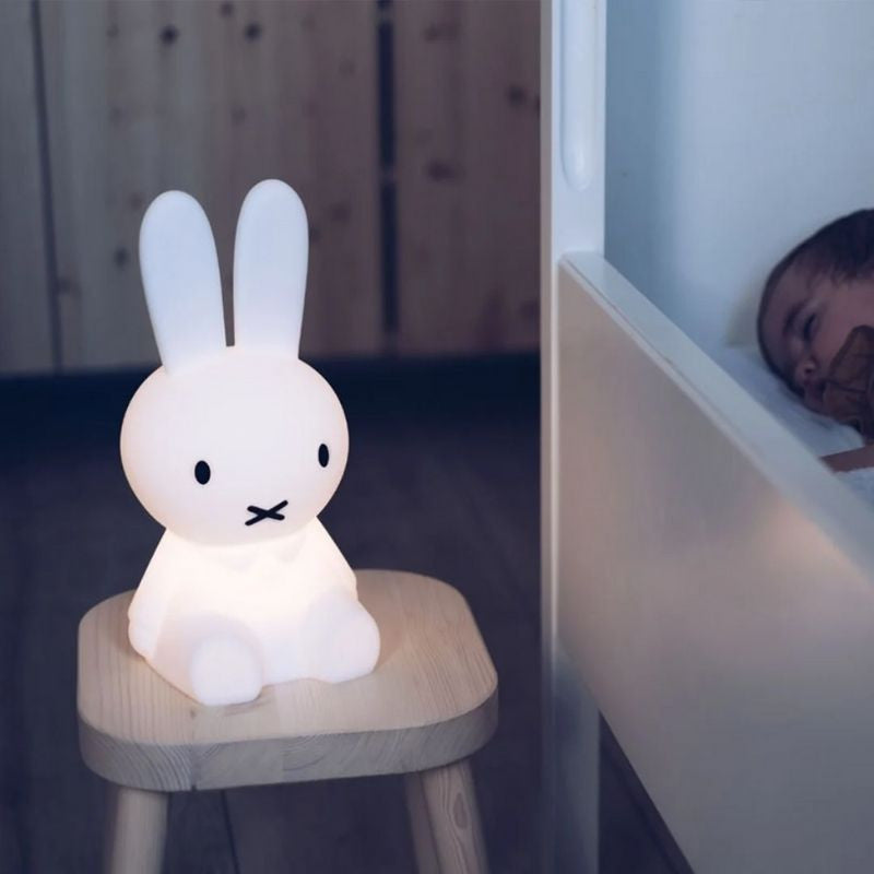 Schlichte Tischlampe | Stilvolles Zuhause Highlight | Minimalistische Hasenfigur | LichtNest