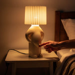 Tischlampe | Sanftes Licht | Platzsparendes Design | LumoGlow