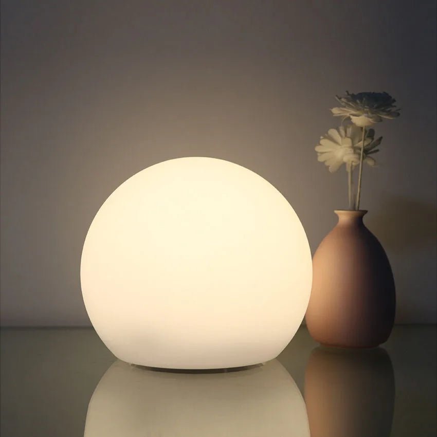 Sphärische LED Tischlampe mit 16 Farben und Fernbedienung